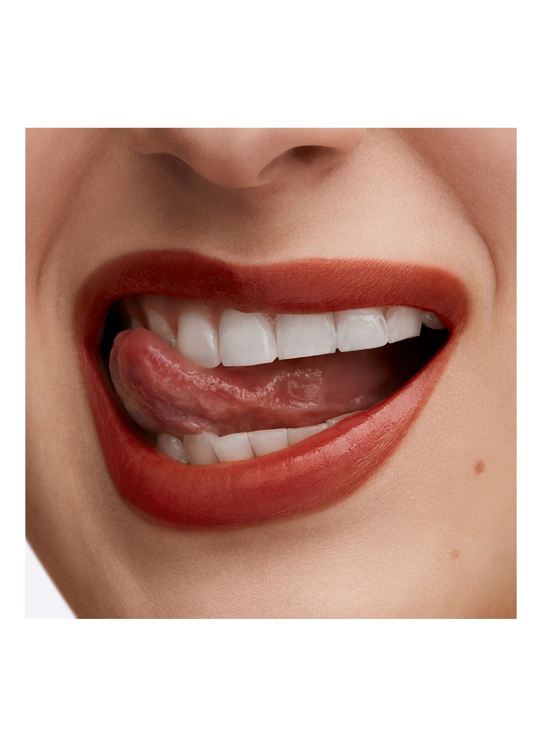 M·A·C Lustreglass Sheer-Shine Lipstick - detail 5 pda