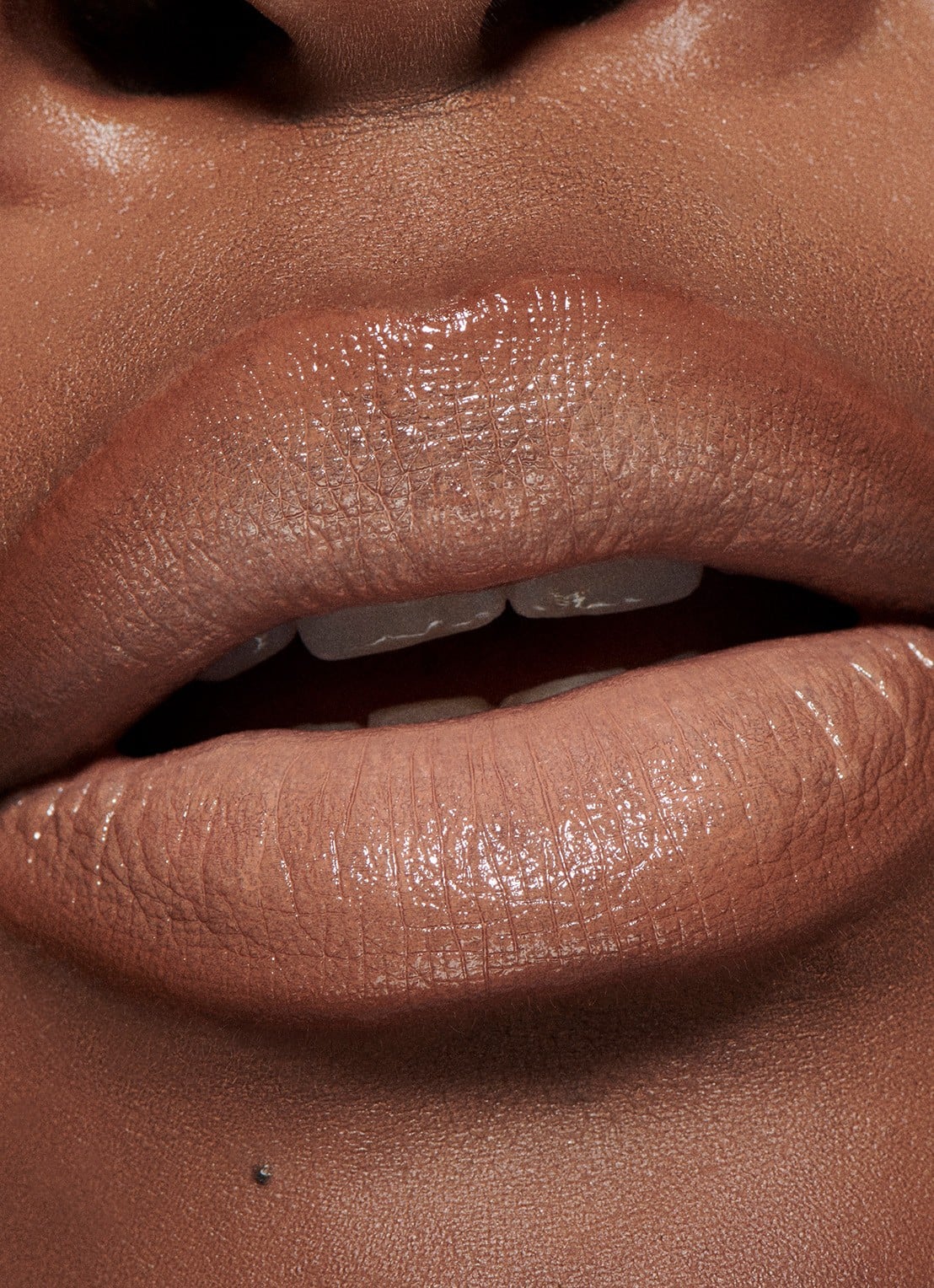 M.A.C Macximal Sleek Satin Lipstick - detail 2 peachstock