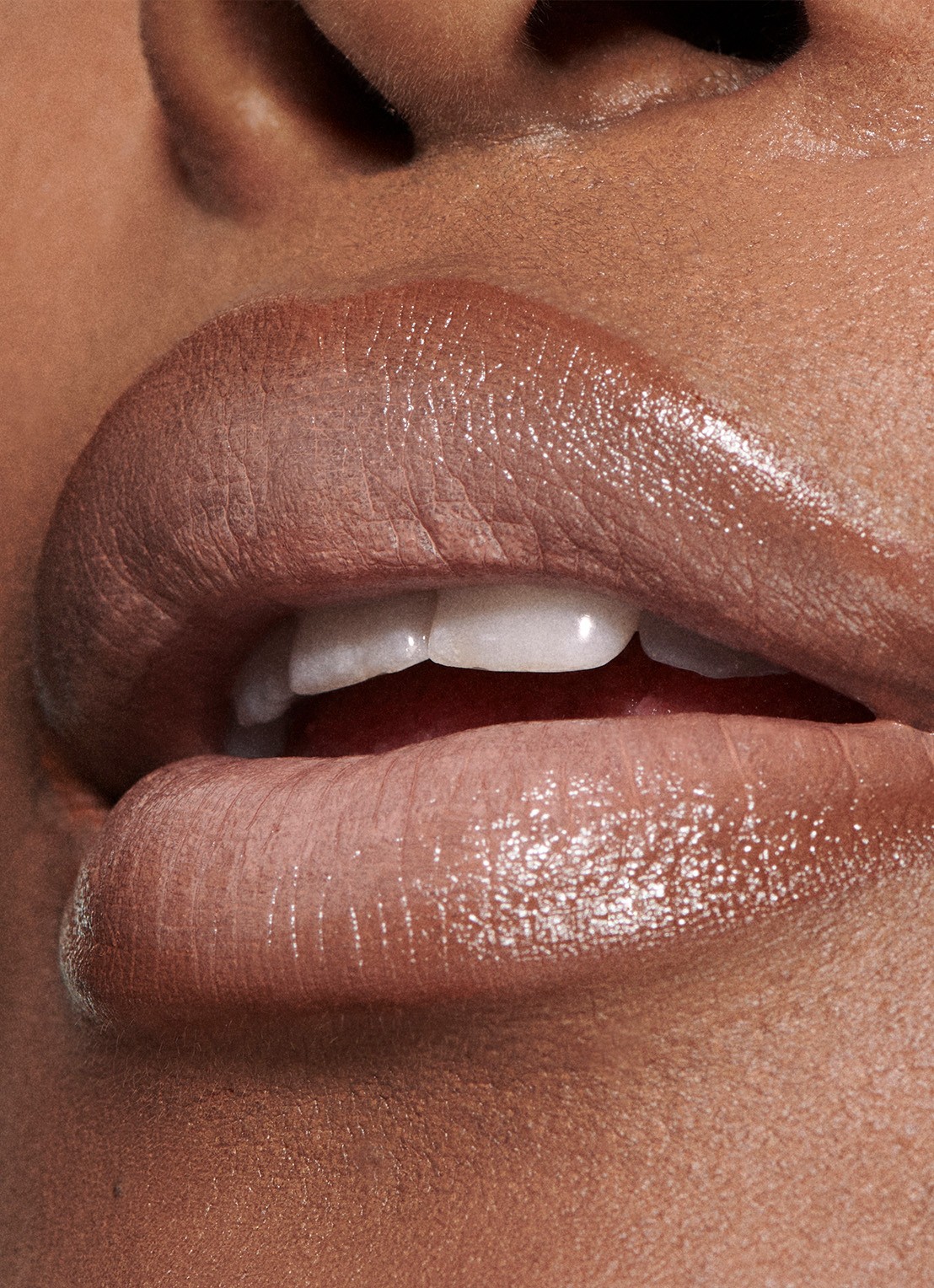 M.A.C Macximal Sleek Satin Lipstick - detail 2 fleshpot
