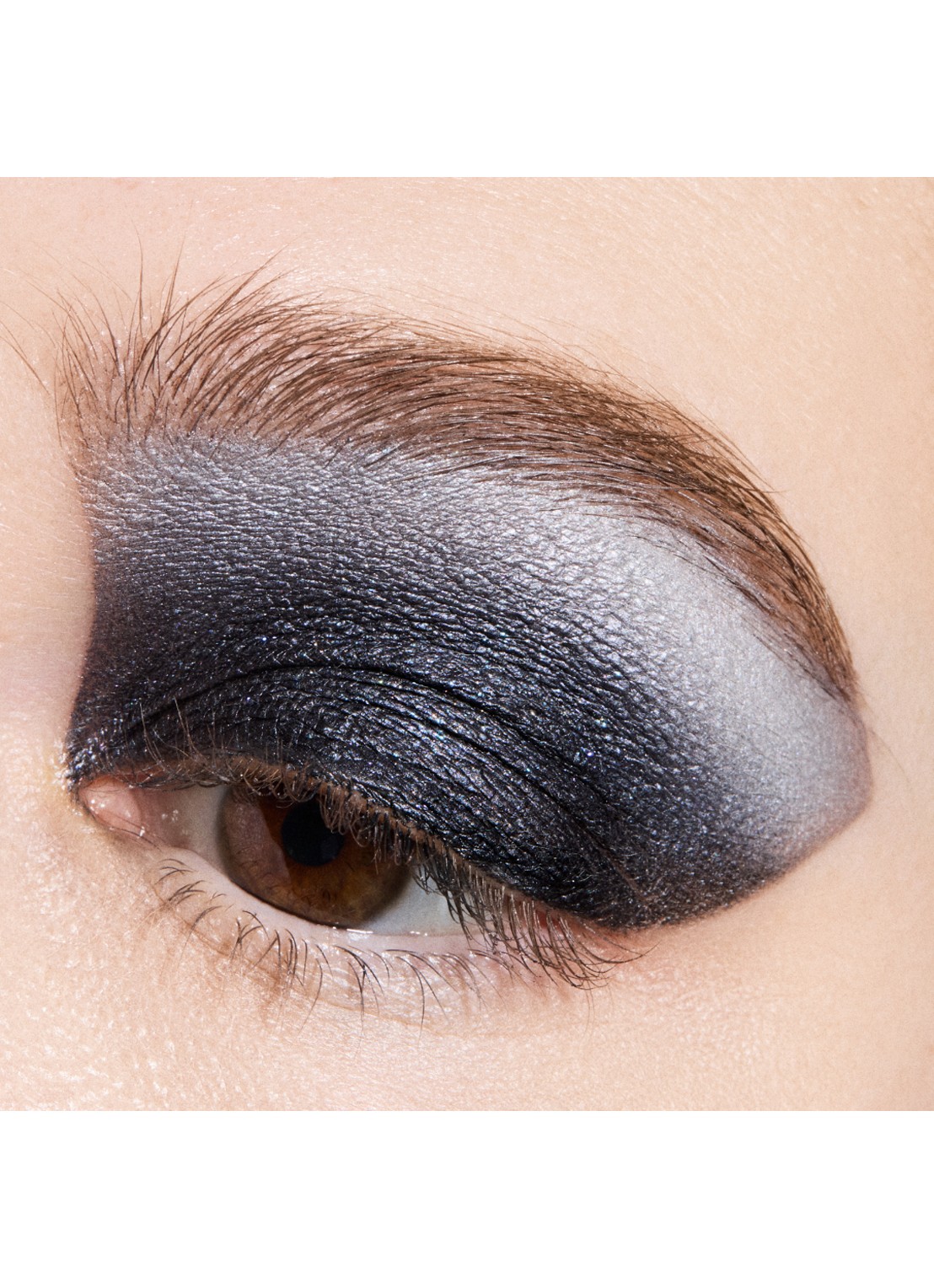 M·A·C Metallic Single Eye Shadow Compact - losse oogschaduw - detail 5 illuminaughty