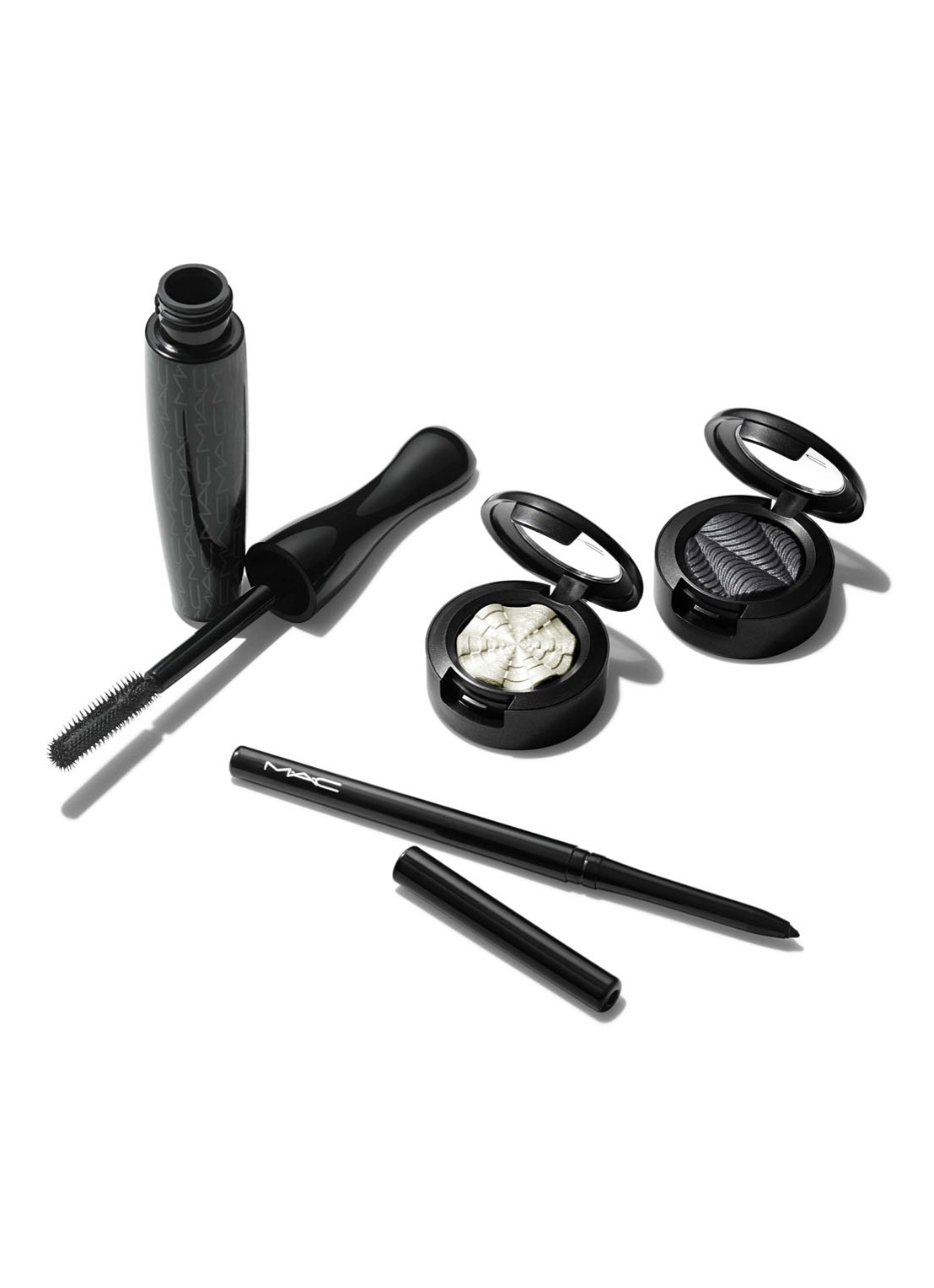 M·A·C Now You See Me Extra Dimension Eye Kit: Smoky - Limited Eition make-up set - voorkant smokey
