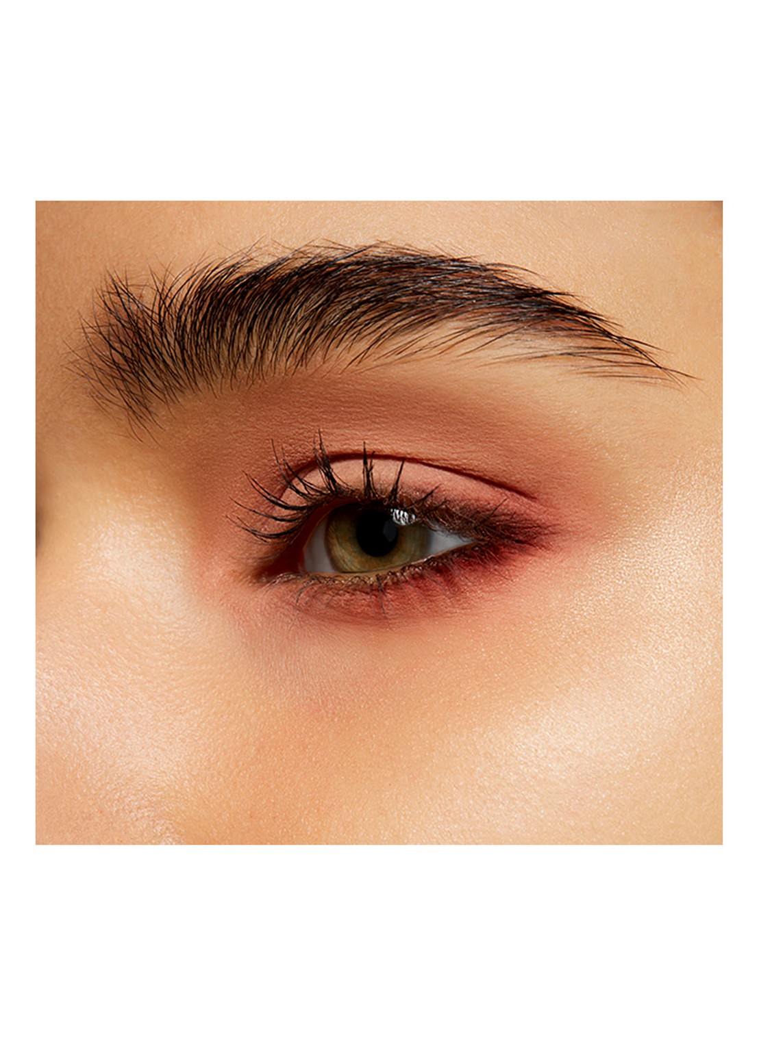 M·A·C Powder Kiss Eyeshadow - oogschaduw - voorkant 2 strike a pose