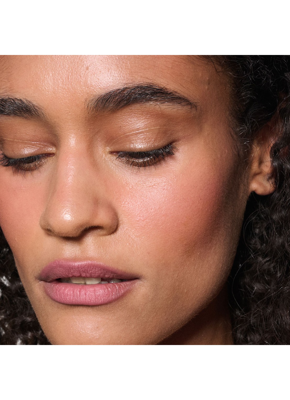 M·A·C Powder Kiss Lip + Cheek Mousse - lipstick - detail 4 more the mehr-ier