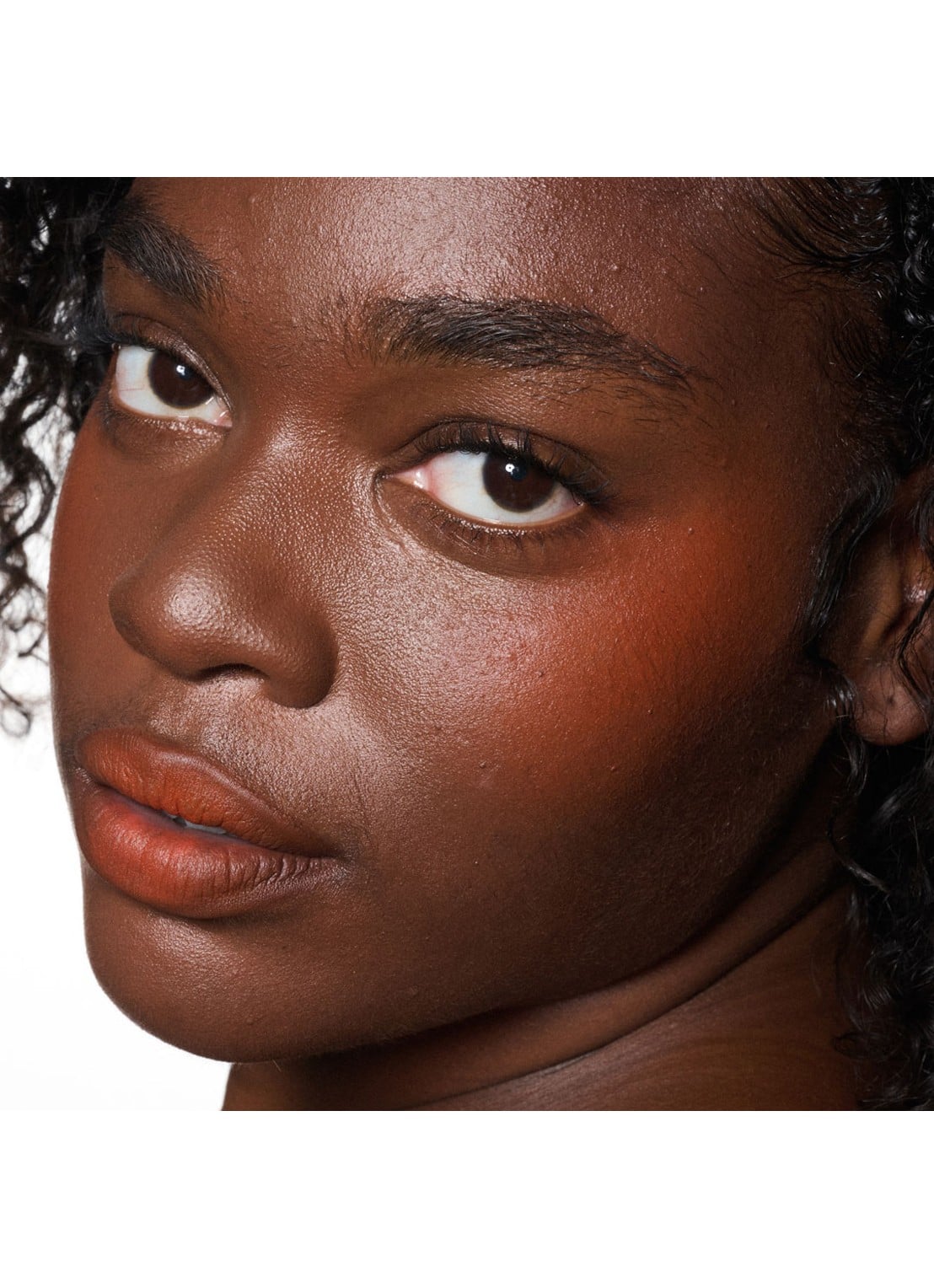 M·A·C Powder Kiss Lip + Cheek Mousse - lipstick - detail 6 resort season