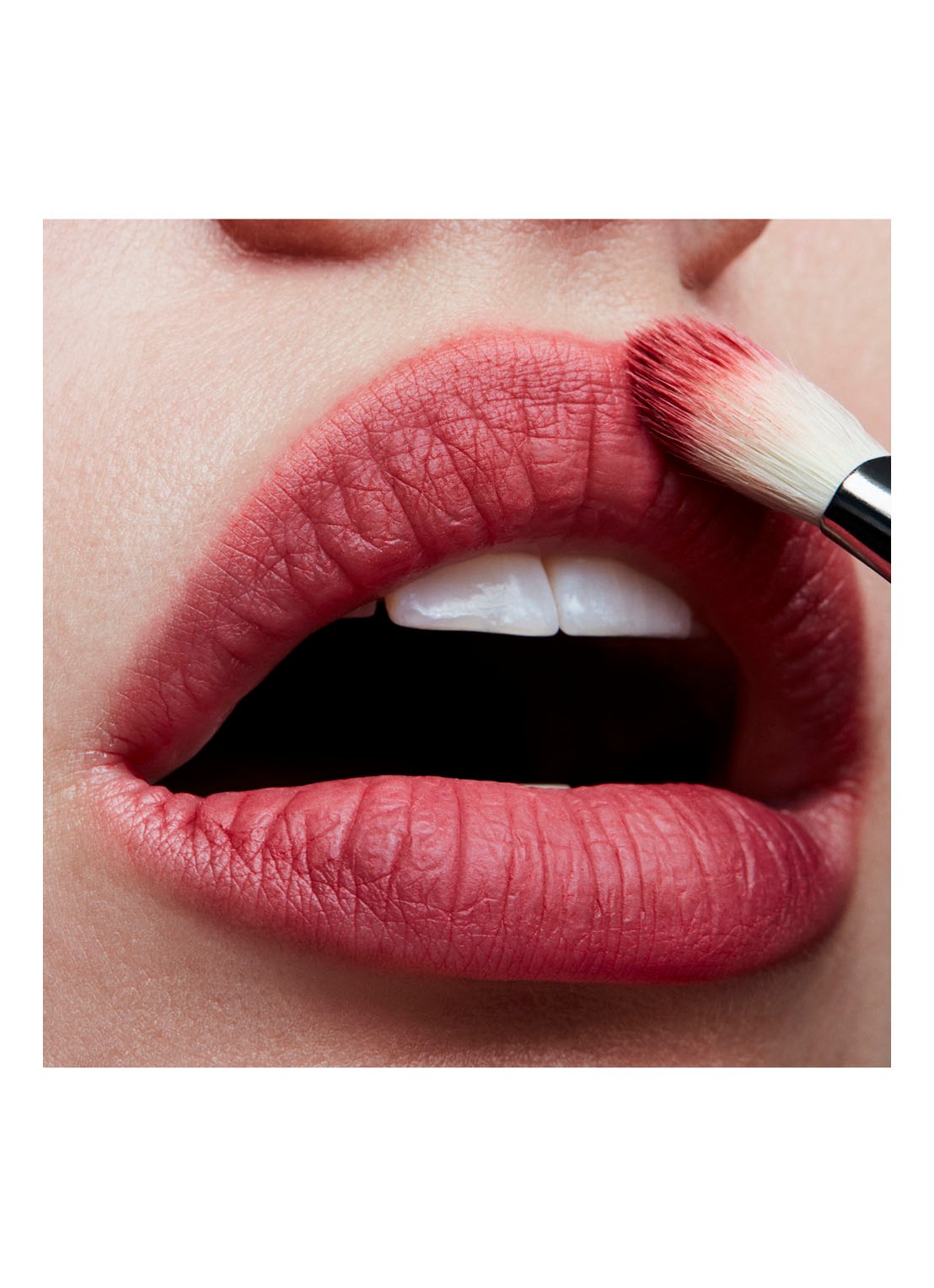 M·A·C Powder Kiss Lipstick - voorkant 2 stay curious