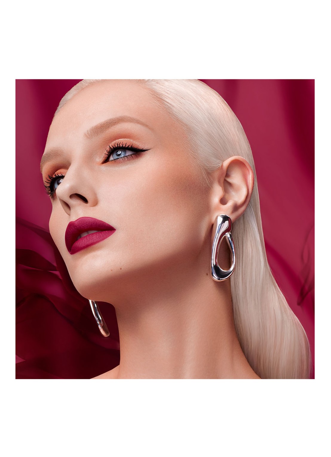 M·A·C Powder Kiss Velvet Blur Slim Stick - lipstick - detail 2 wild rebel