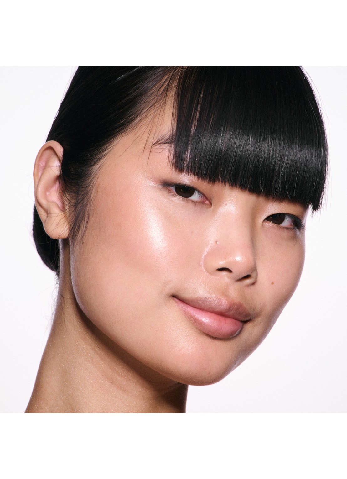 M·A·C Skinfinish Lightstruck Liquid Highlighter - detail 5 bubbled over