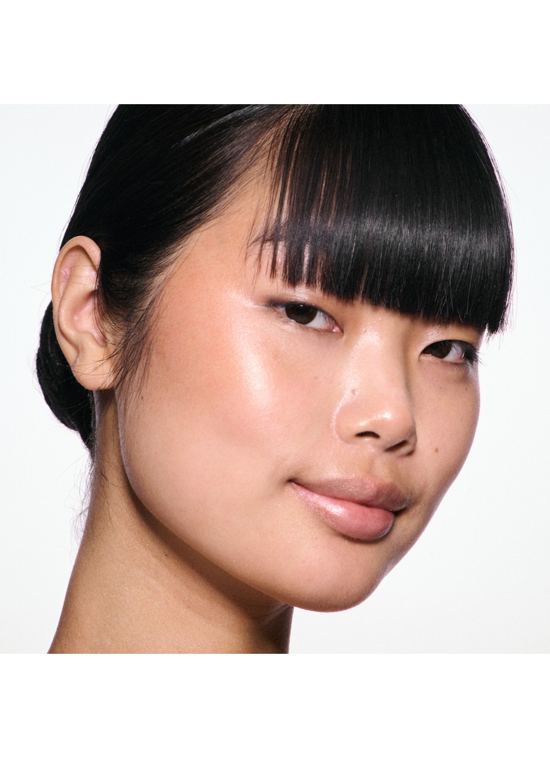 M·A·C Skinfinish Lightstruck Liquid Highlighter - detail 5 cherry chrome