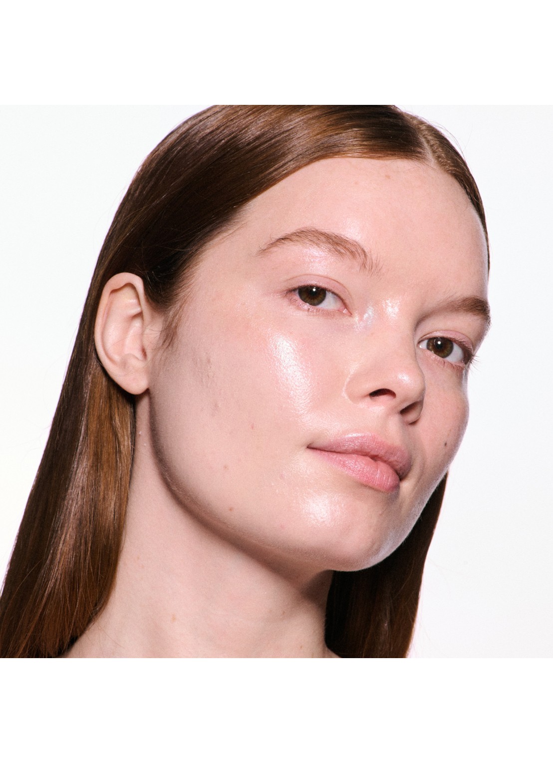 M·A·C Skinfinish Lightstruck Liquid Highlighter - detail 5 glacial