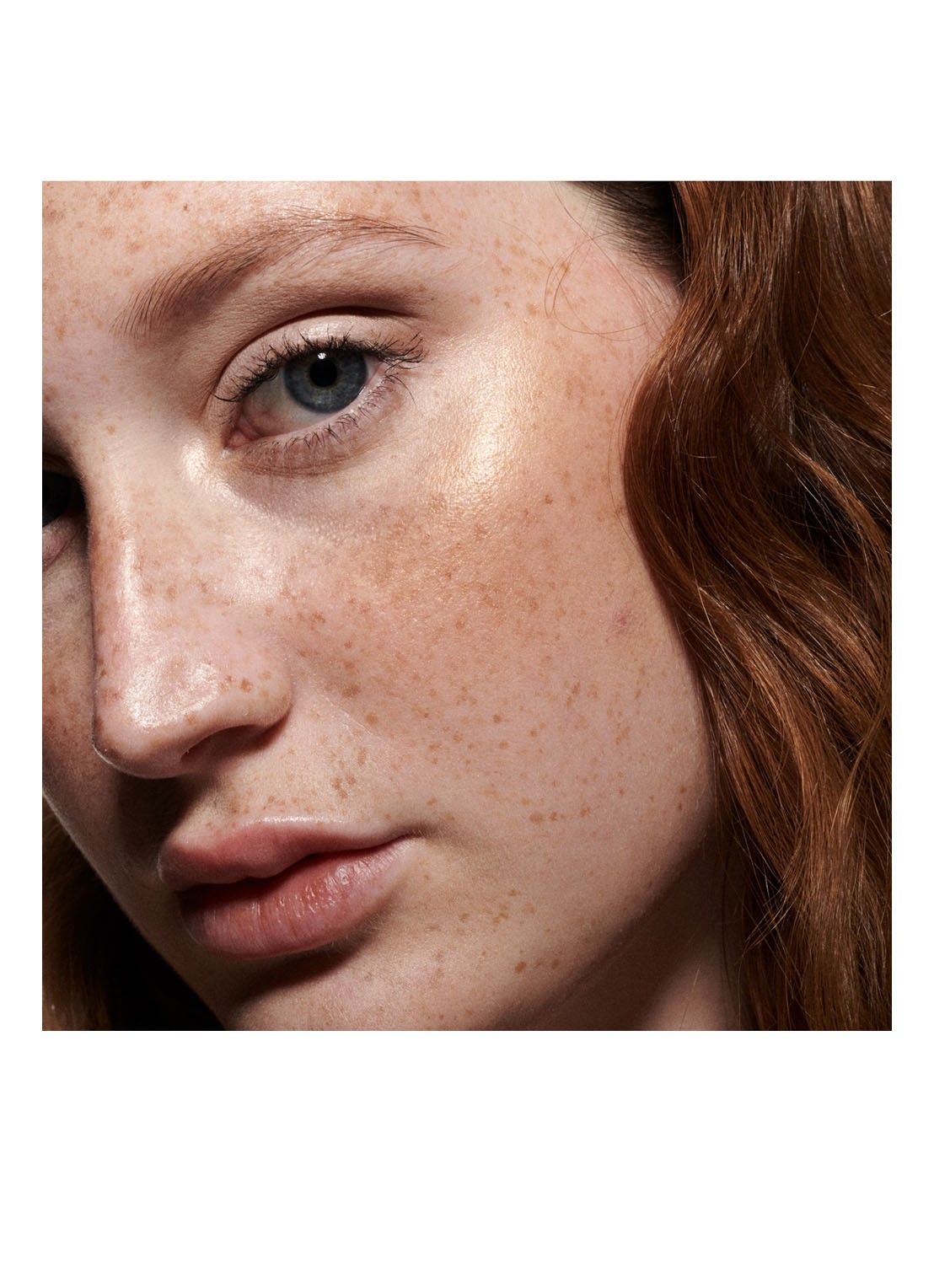 M·A·C Strobe Beam Liquid Blush - vloeibare blush - detail 4 01 lightning