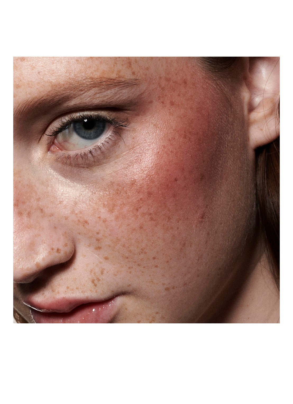 M·A·C Strobe Beam Liquid Blush - vloeibare blush - detail 4 07 nitelite