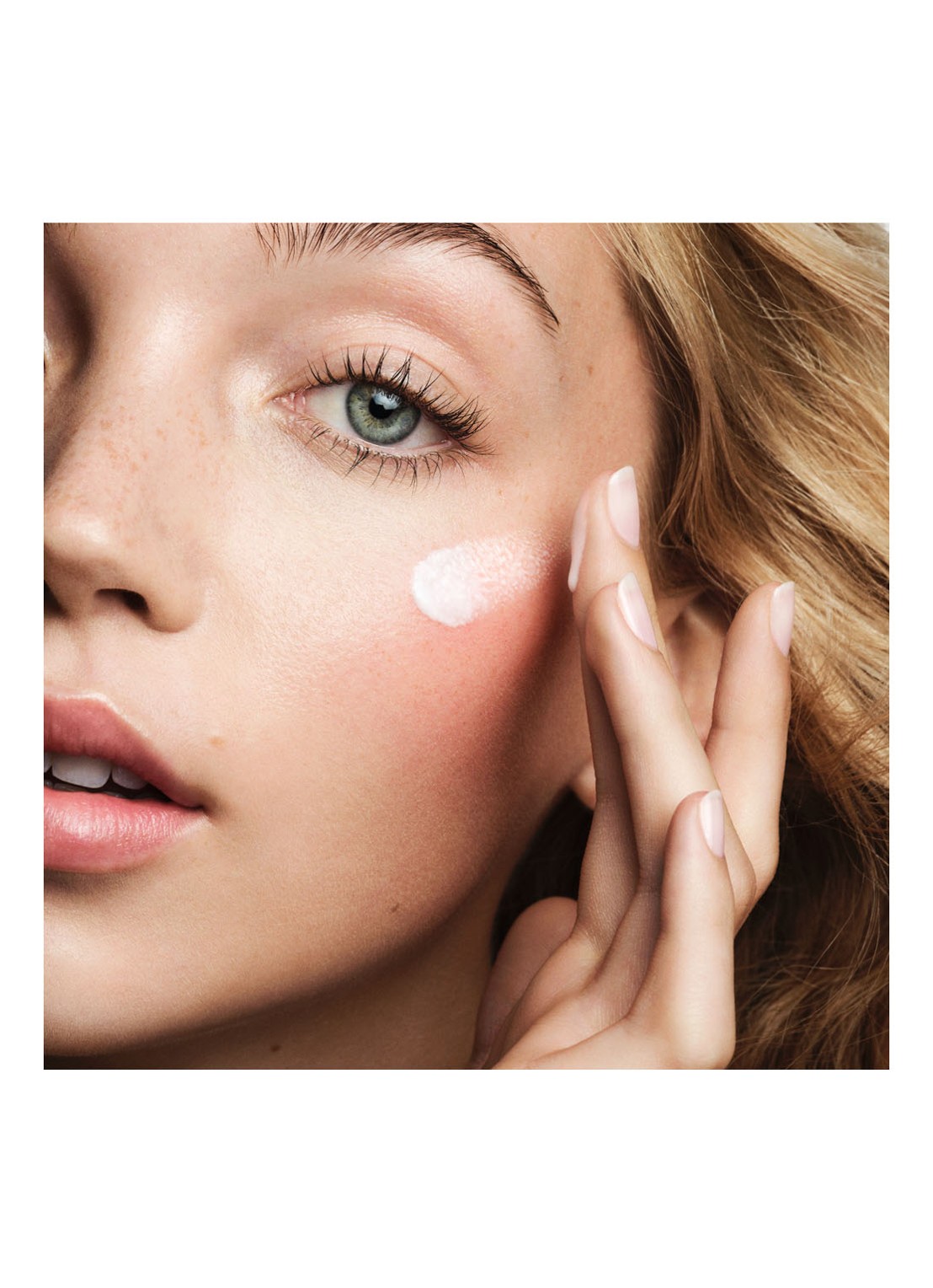 M·A·C Studio Radiance Moist - primer - detail 4 undefined
