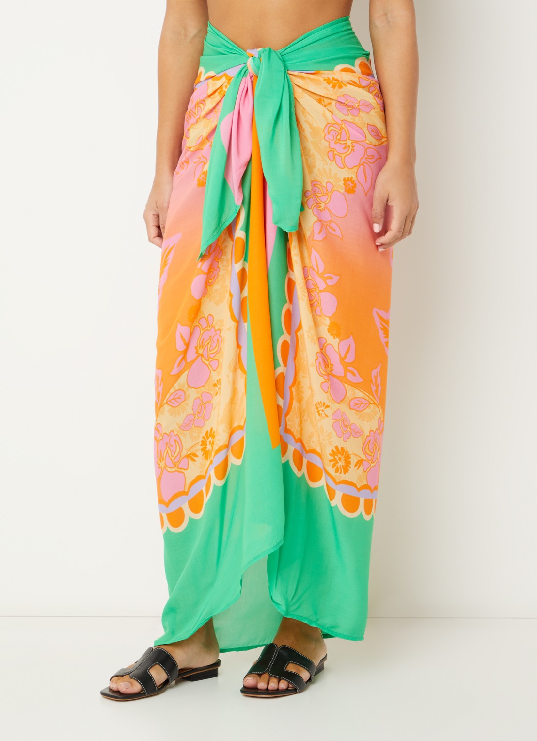 MAAJI Floating Blooms pareo 155 cm x 125 cm - detail groen