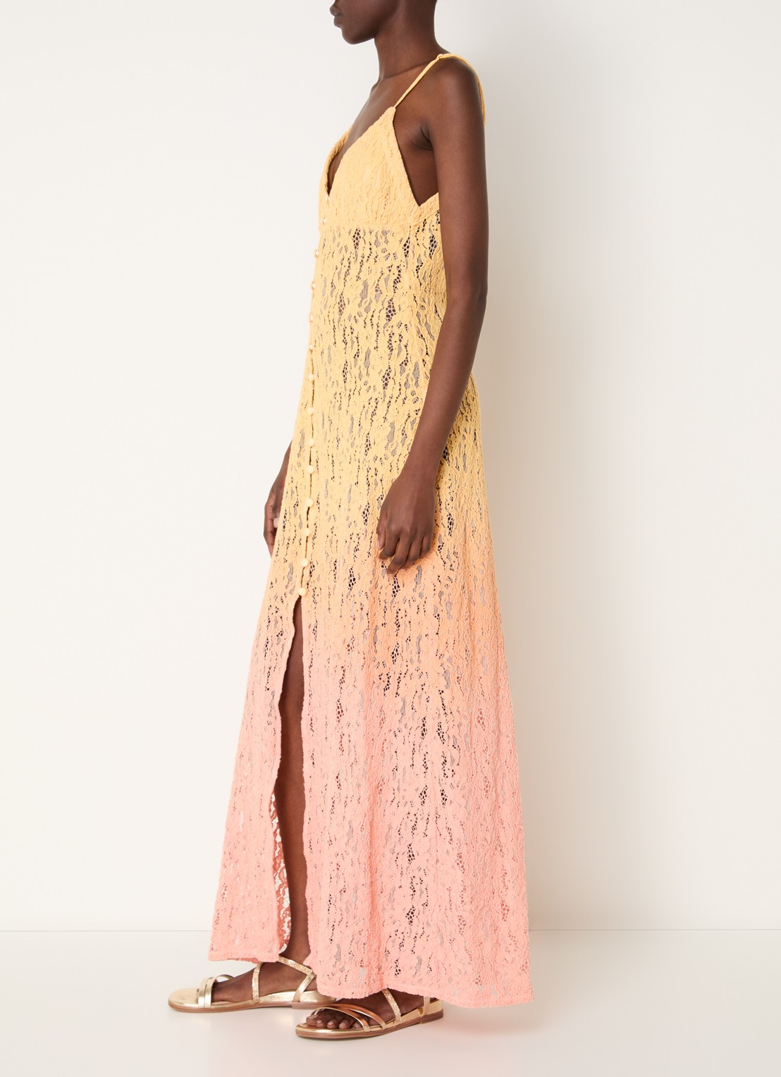 MAAJI Sunrise Sky Elowen maxi jurk met opengewerkt dessin - voorkant 3 roze