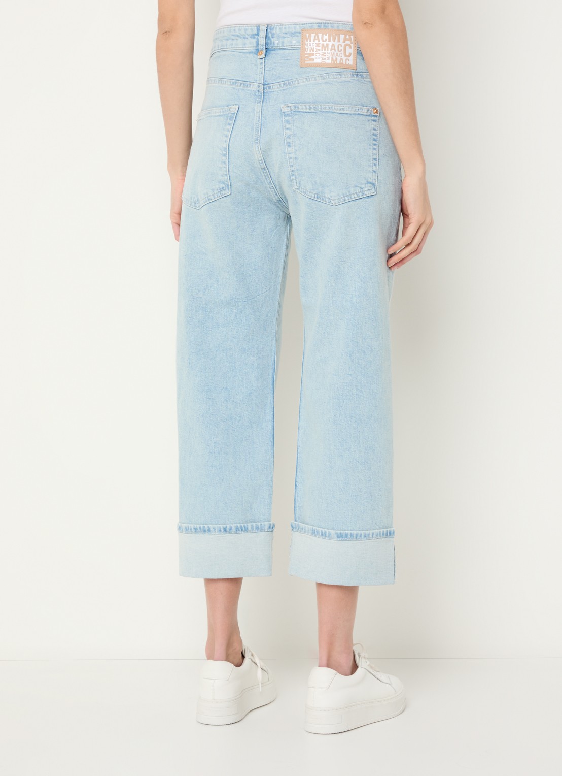 MAC Jeans Baggy mid waist straight leg cropped jeans met opgestikte zakken - achterkant lichtblauw
