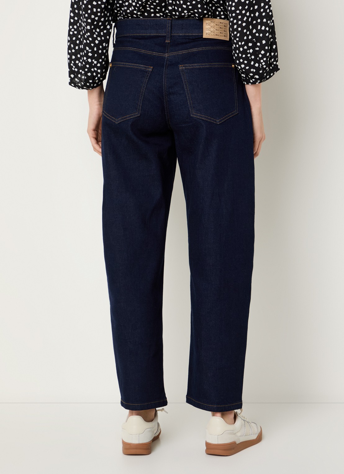 MAC Jeans Danni high waist tapered jeans met donkere wassing - achterkant 3 donkerblauw