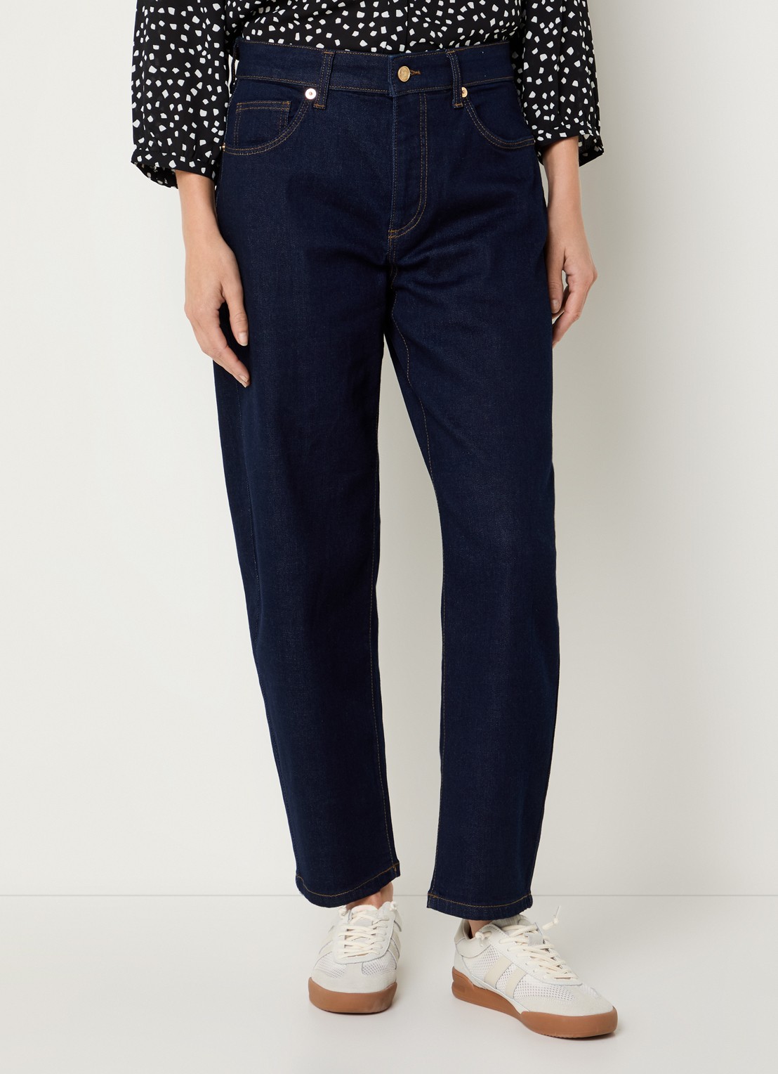 MAC Jeans Danni high waist tapered jeans met donkere wassing - detail donkerblauw