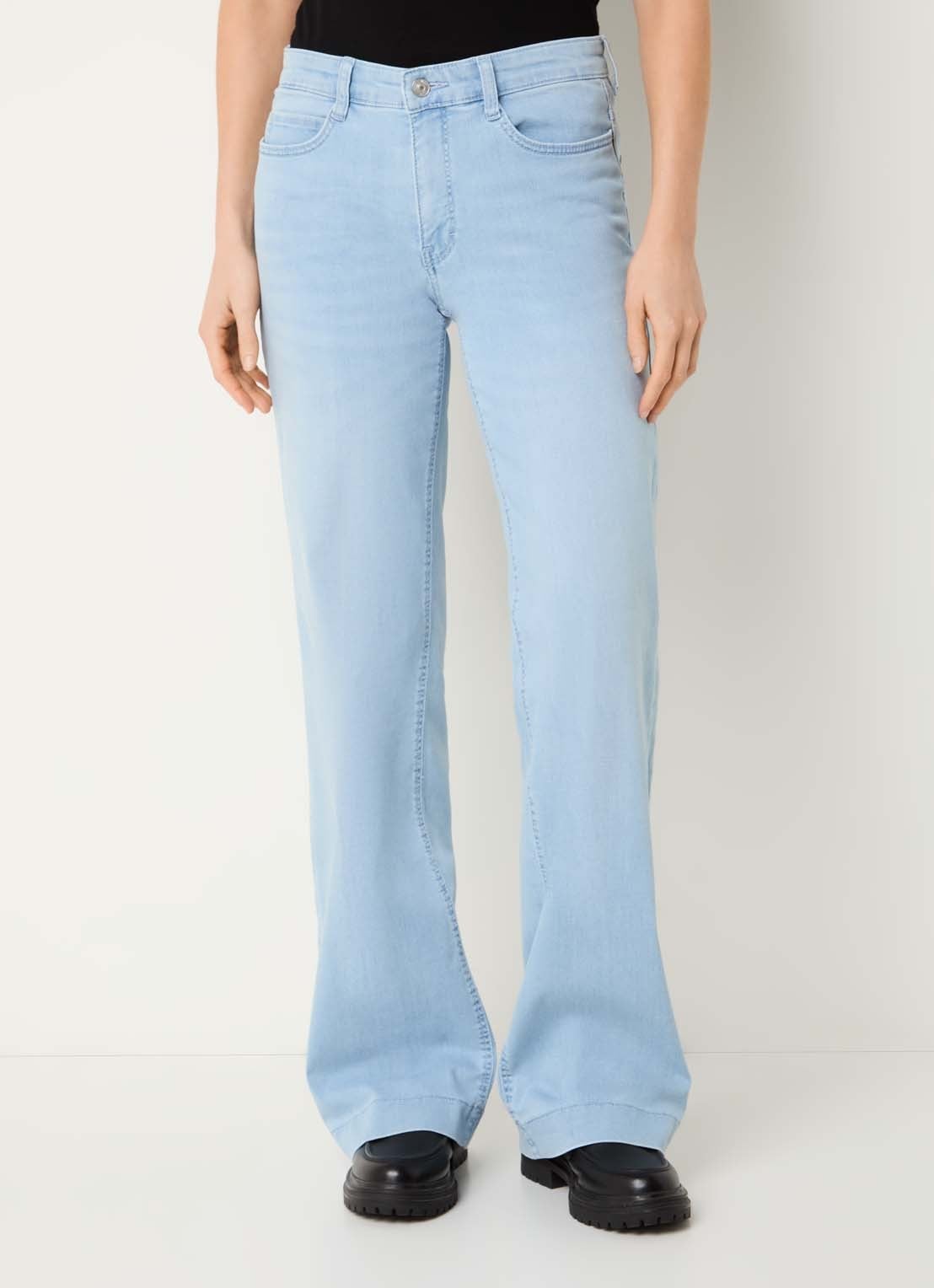 MAC Jeans Dream mid waist wide fit jeans met steekzakken - detail 4 lichtblauw