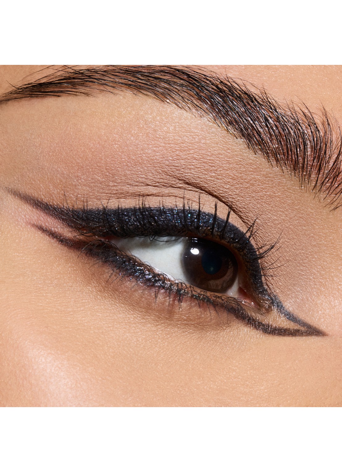 M·A·C Metallic Single Eye Shadow Compact - losse oogschaduw - detail illuminaughty