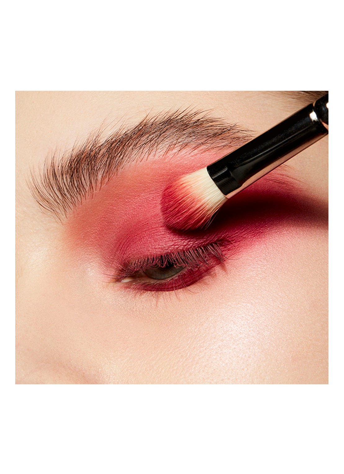 M·A·C Powder Kiss Eyeshadow - oogschaduw - voorkant 5 fall in love