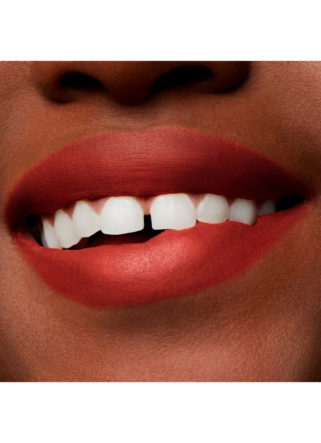 M·A·C Powder Kiss Lip + Cheek Mousse - lipstick - detail 3 devoted to chili