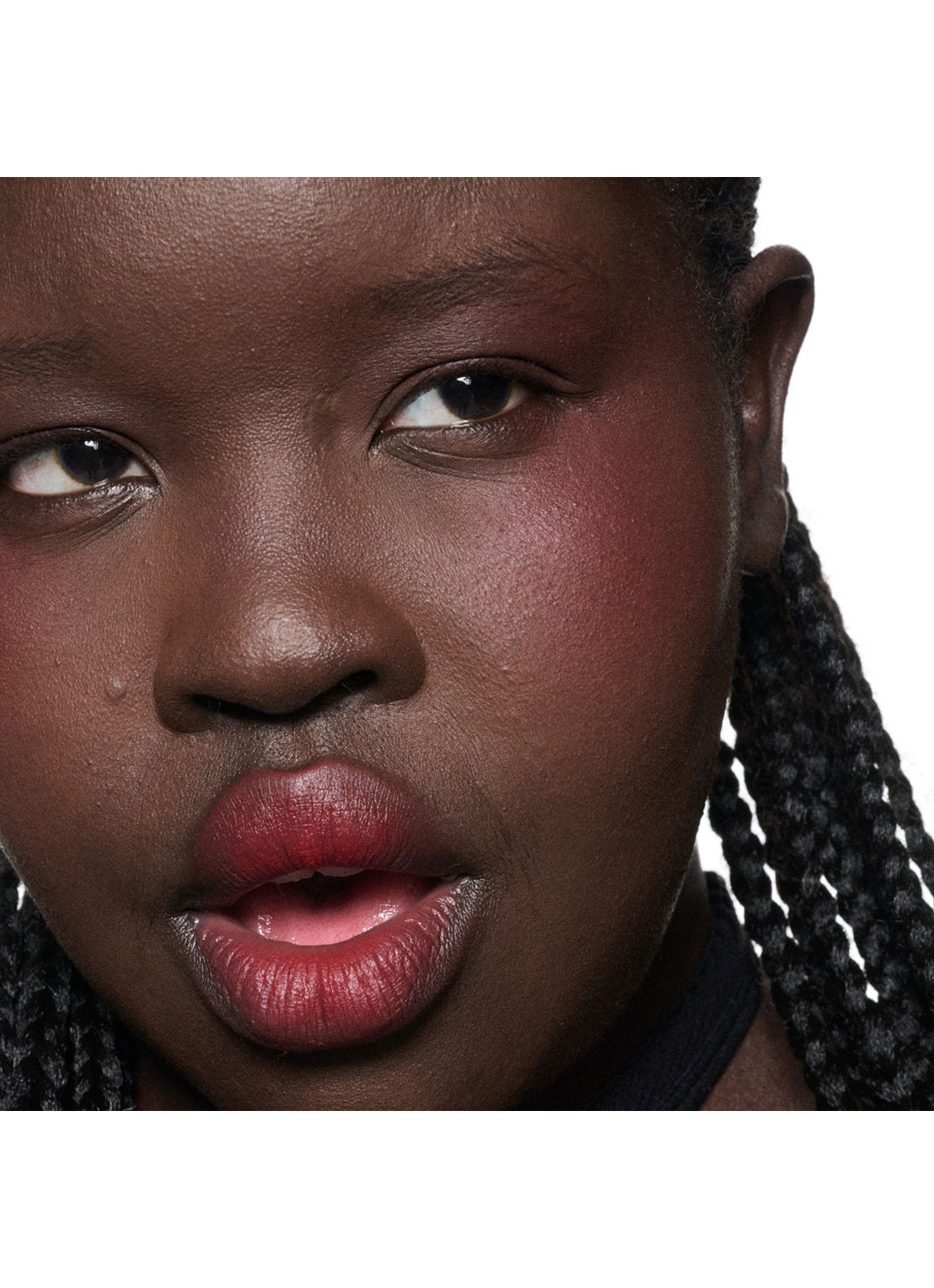 M·A·C Powder Kiss Lip + Cheek Mousse - lipstick - detail 4 ruby boo