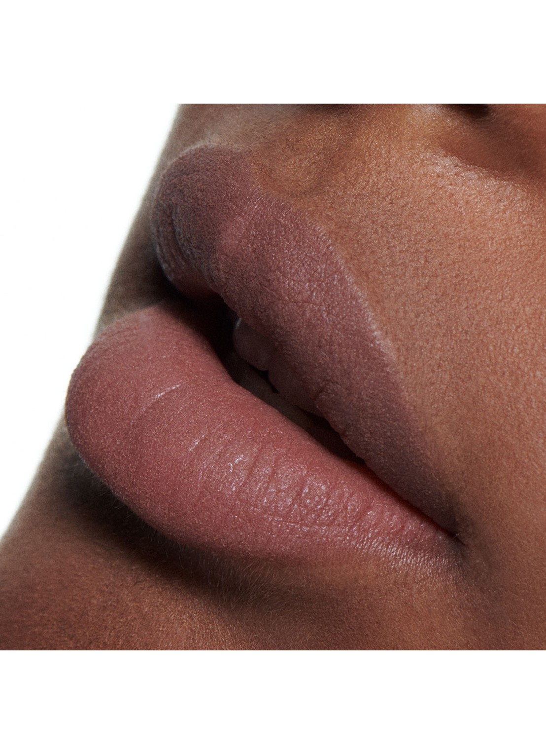 M·A·C Powder Kiss Lip + Cheek Mousse - lipstick - detail 3 buffiest