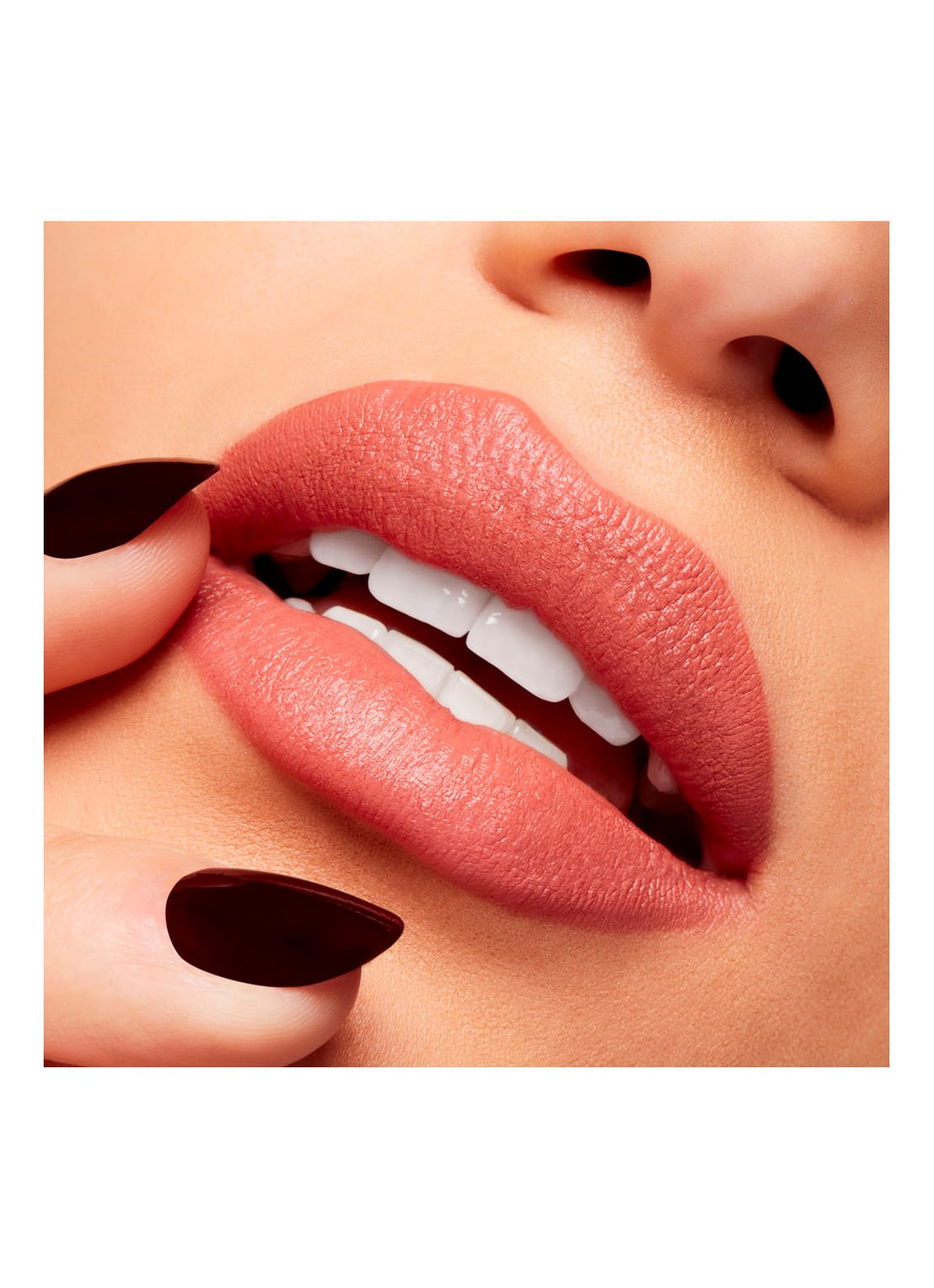 M·A·C Powder Kiss Velvet Blur Slim Stick - lipstick - detail 5 mull it over