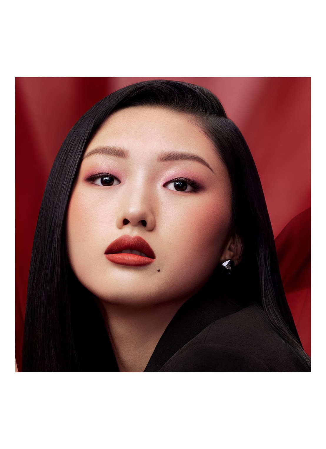 M·A·C Powder Kiss Velvet Blur Slim Stick - lipstick - detail 4 devoted to chili