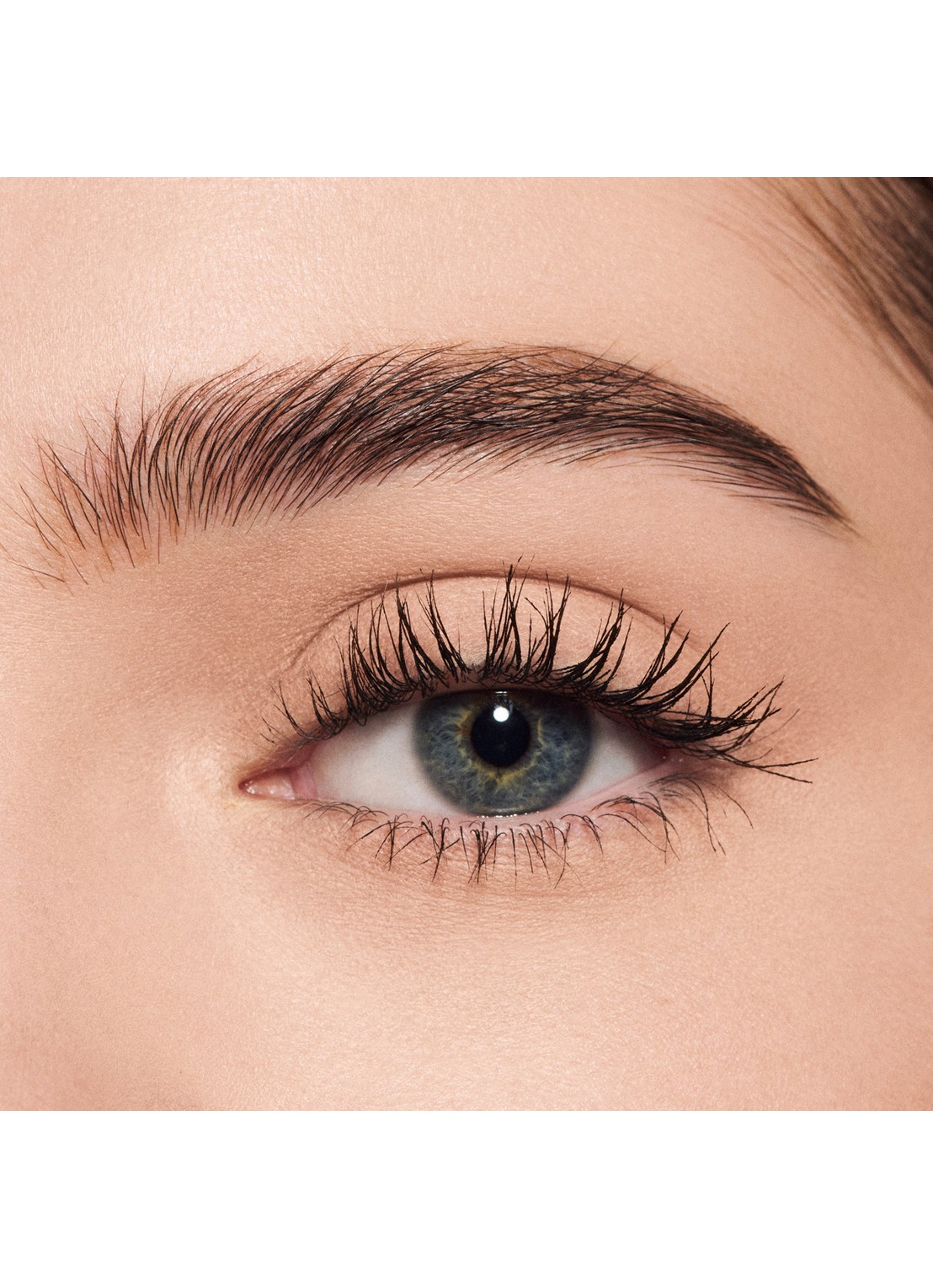 M·A·C Pro Brow Whipgrip Mousse Eyebrow Setting Gel - wenkbrauwgel  - detail 2 lingering