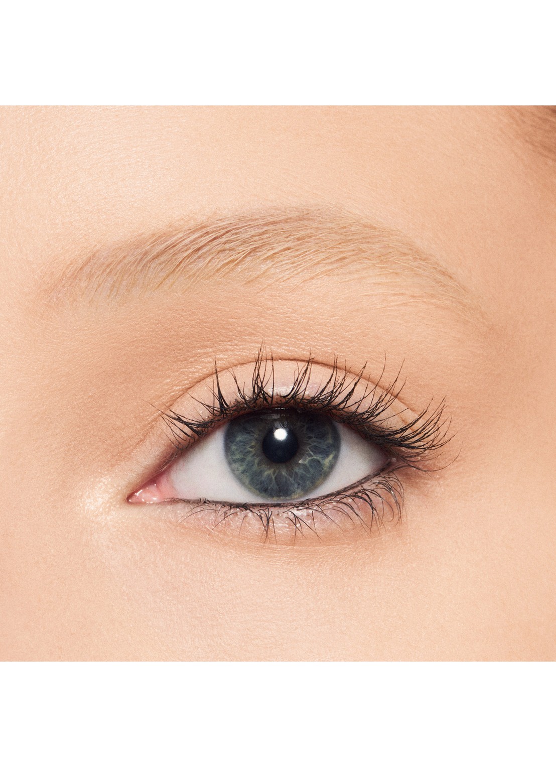 M·A·C Pro Brow Whipgrip Mousse Eyebrow Setting Gel - wenkbrauwgel  - detail 2 omega