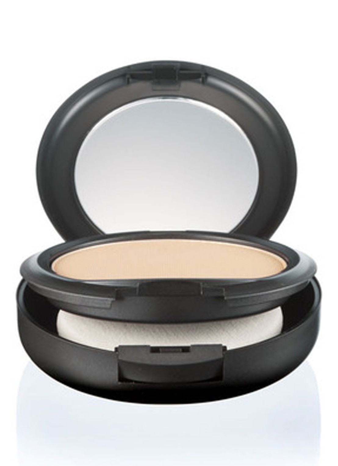 M·A·C Studio Fix Powder Plus Foundation - voorkant 2 nc43.5