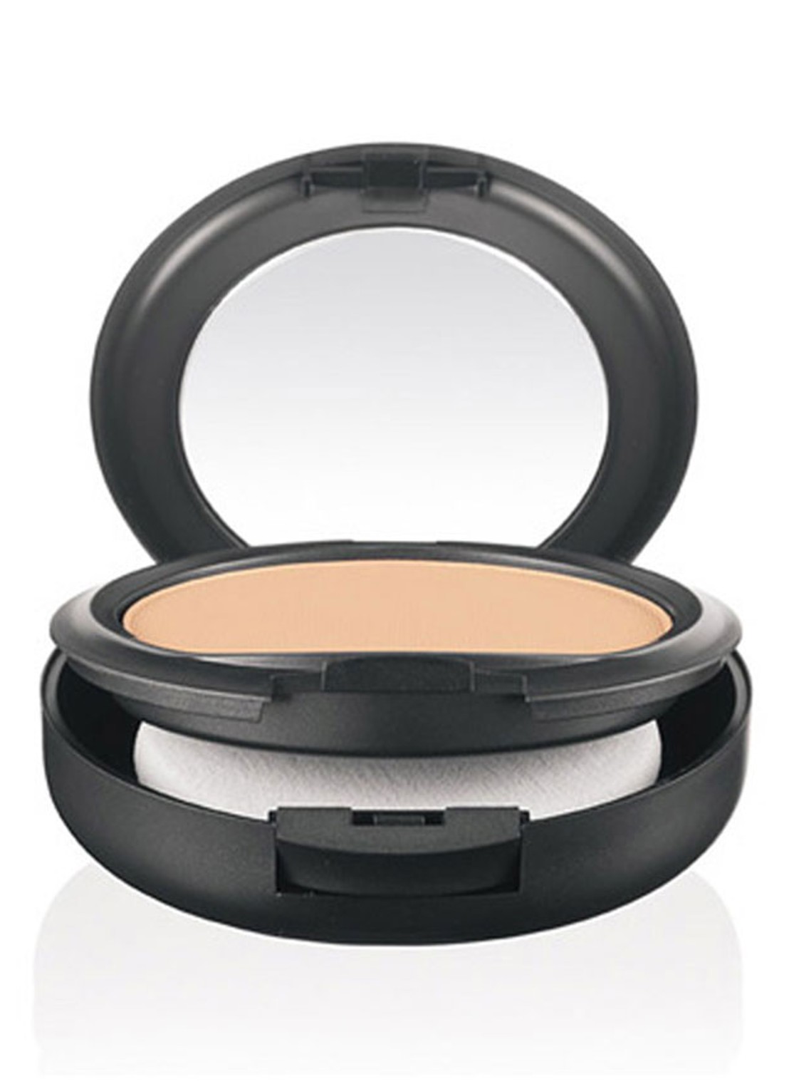 M·A·C Studio Fix Powder Plus Foundation - voorkant nc44.5