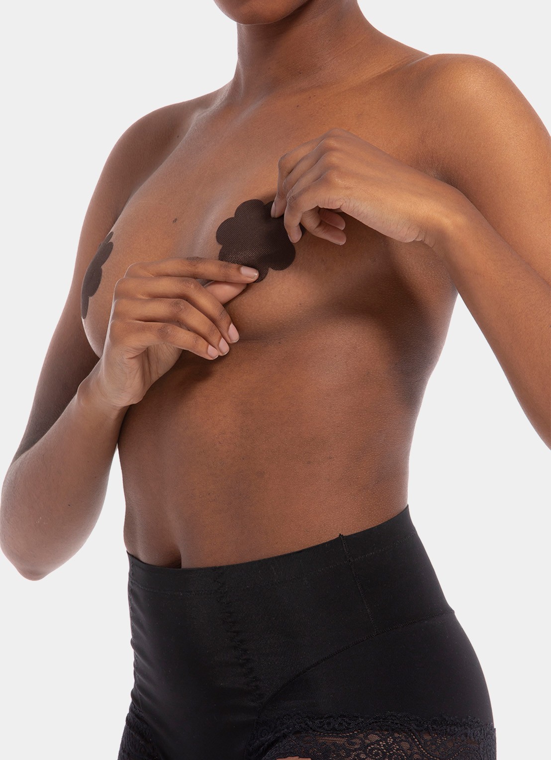 MAGIC Bodyfashion Secret Covers tepelplakkers in 7-pack - voorkant 4 donkerbruin