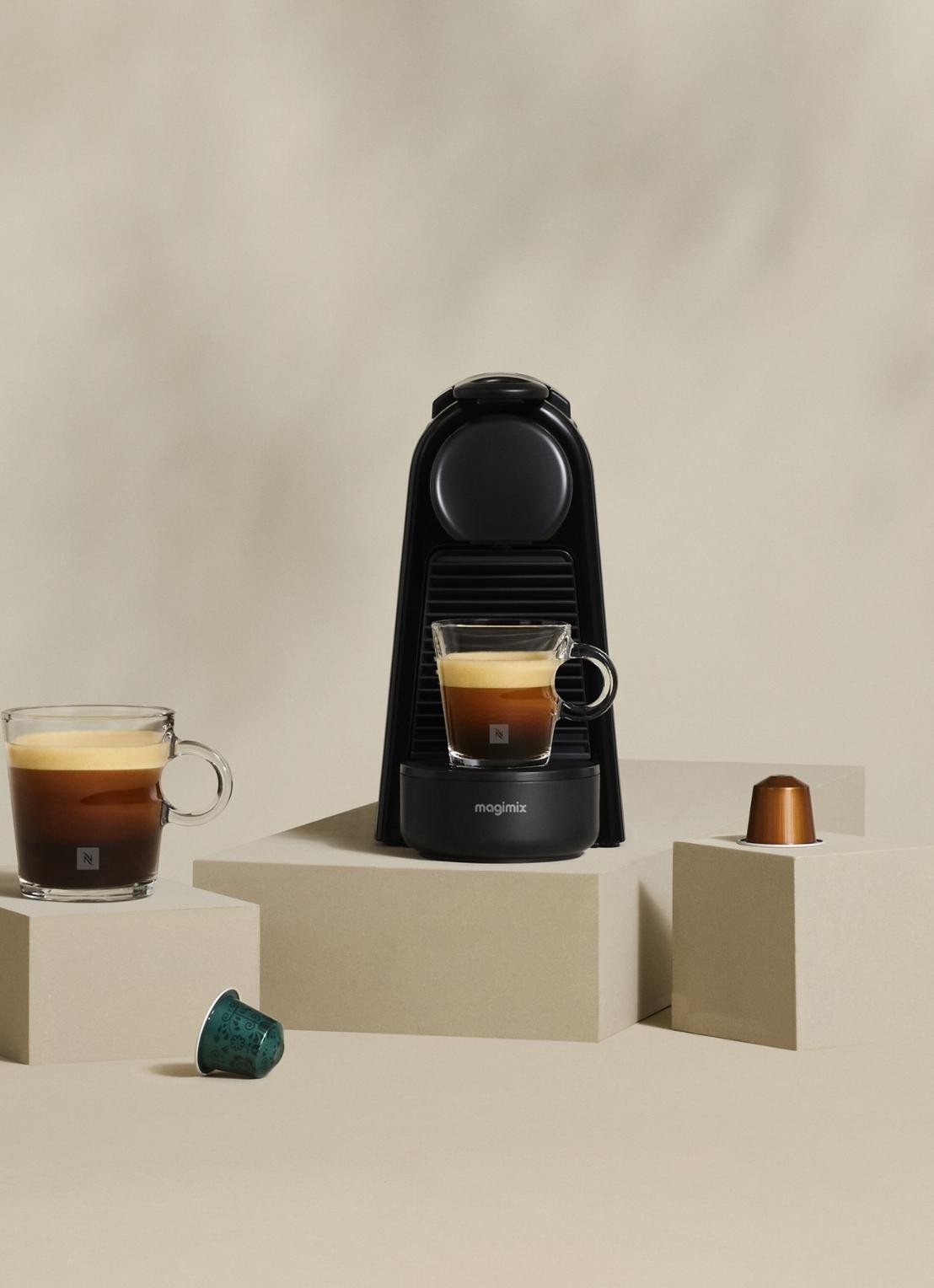 Magimix Essenza Mini Nespresso machine  11377 & aerocinno melkopschuimer - voorkant 7 undefined