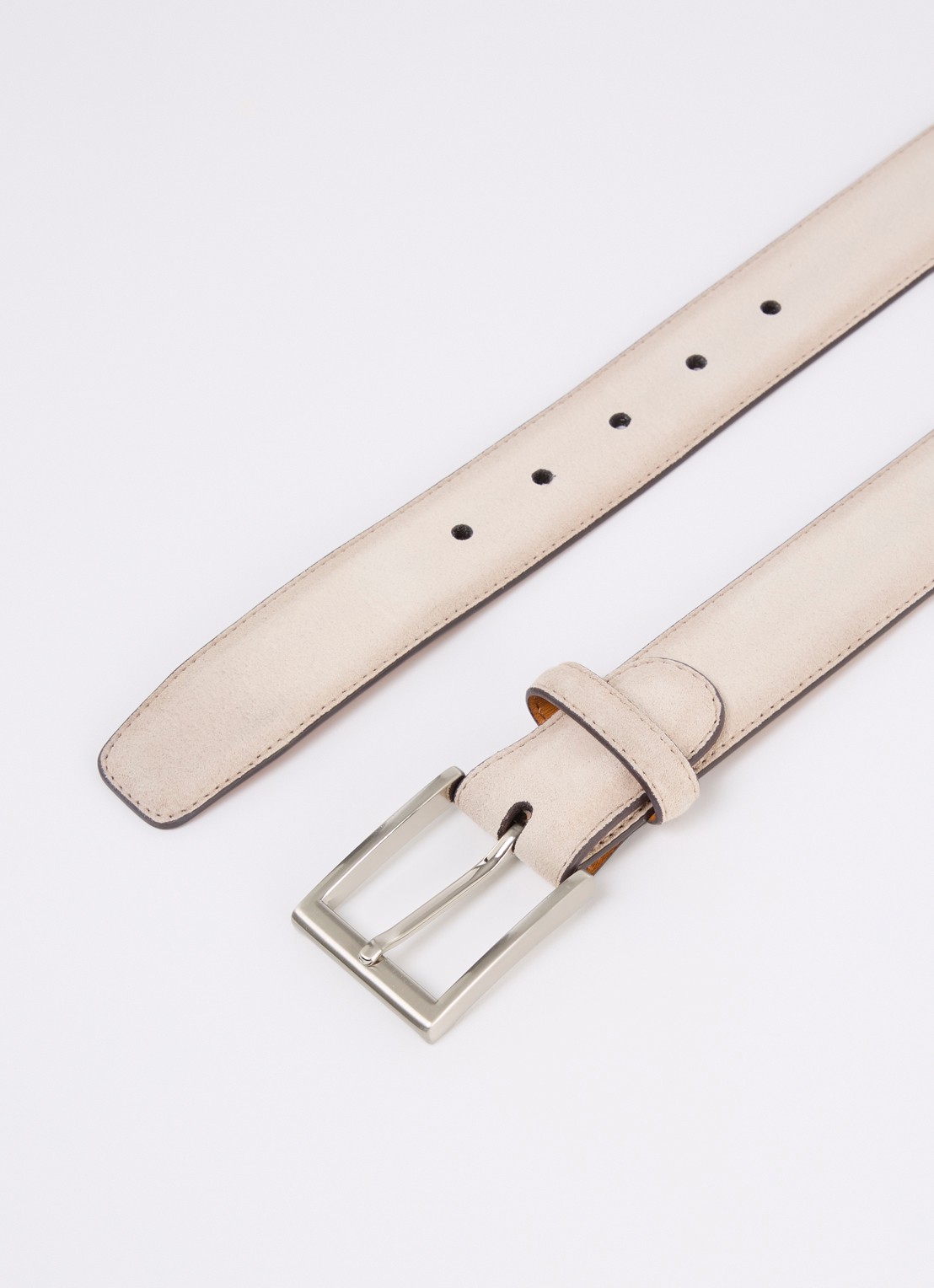 Magnanni Riem van suède - detail 2 beige