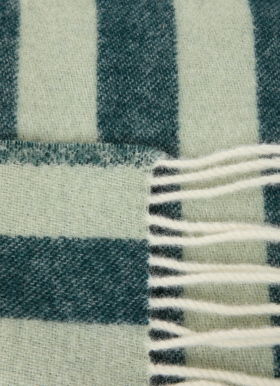 Maison Deux Candy Wrap plaid van wol 130 x 200 cm - detail groen