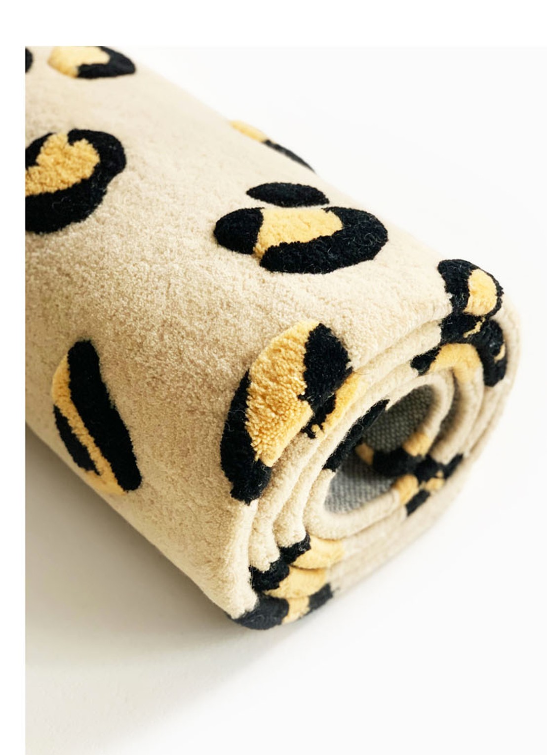 Maison Deux Leopard Large vloerkleed 120 x 180 cm - detail beige
