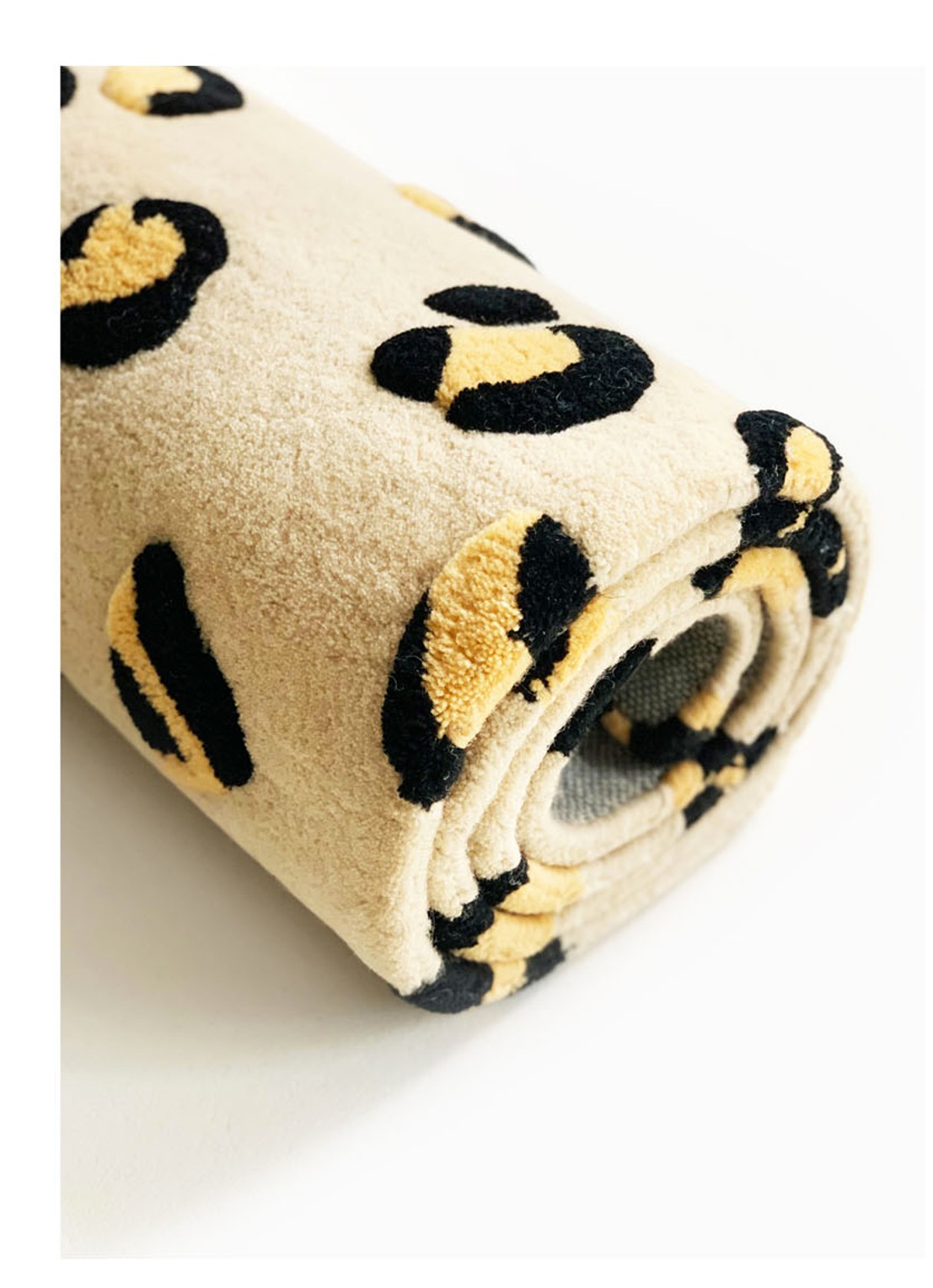 Maison Deux Leopard small vloerkleed 80 x 120 cm - detail beige