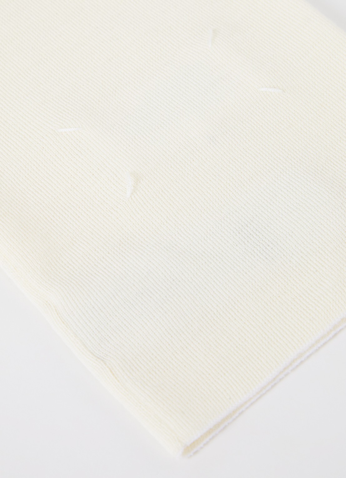 Maison Margiela Fijngebreide colsjaal van wol - detail gebroken wit