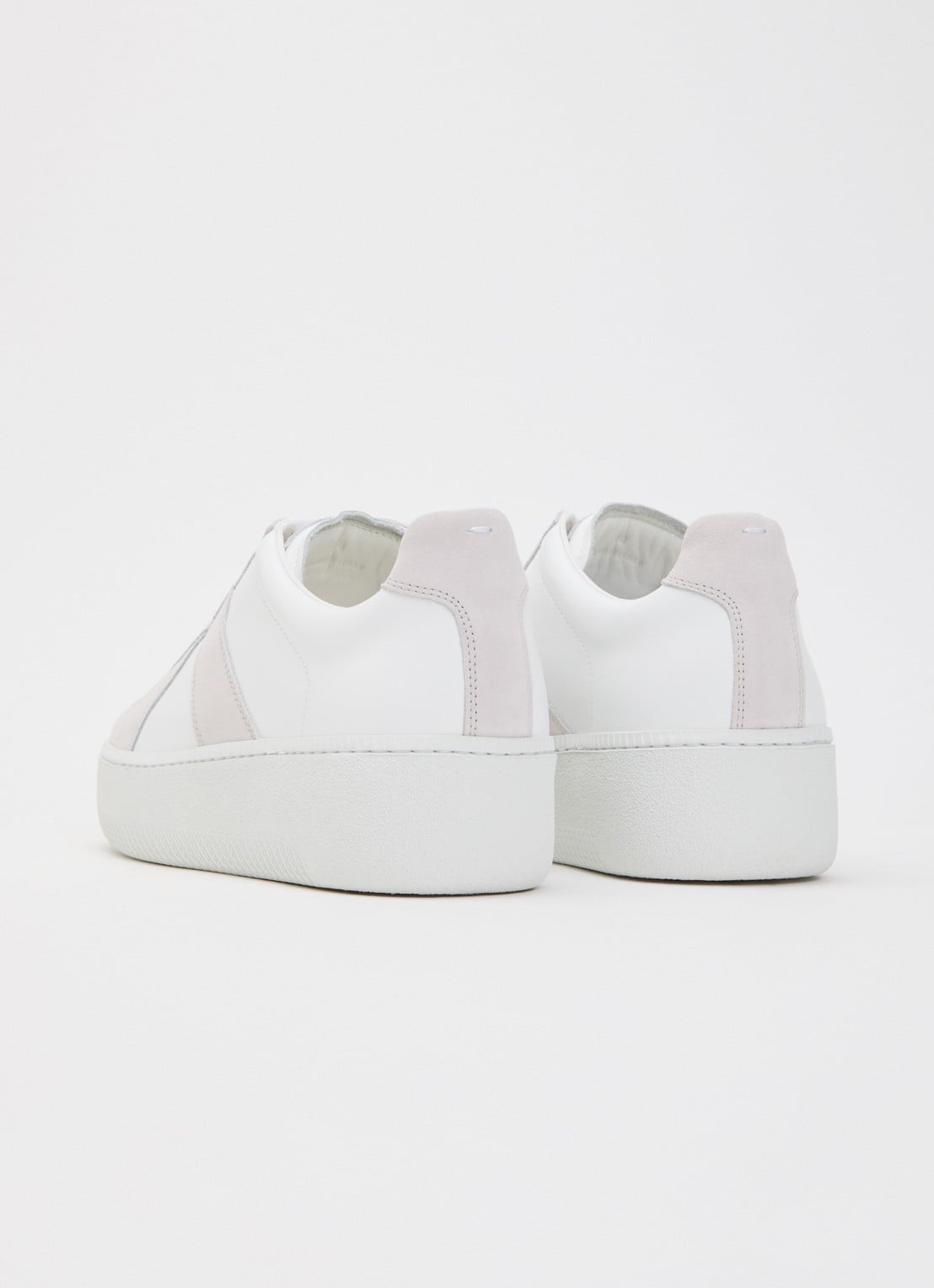 Maison Margiela Replica sneaker van kalfsleer met kalfssuède details met plateauzool - achterkant 6 wit