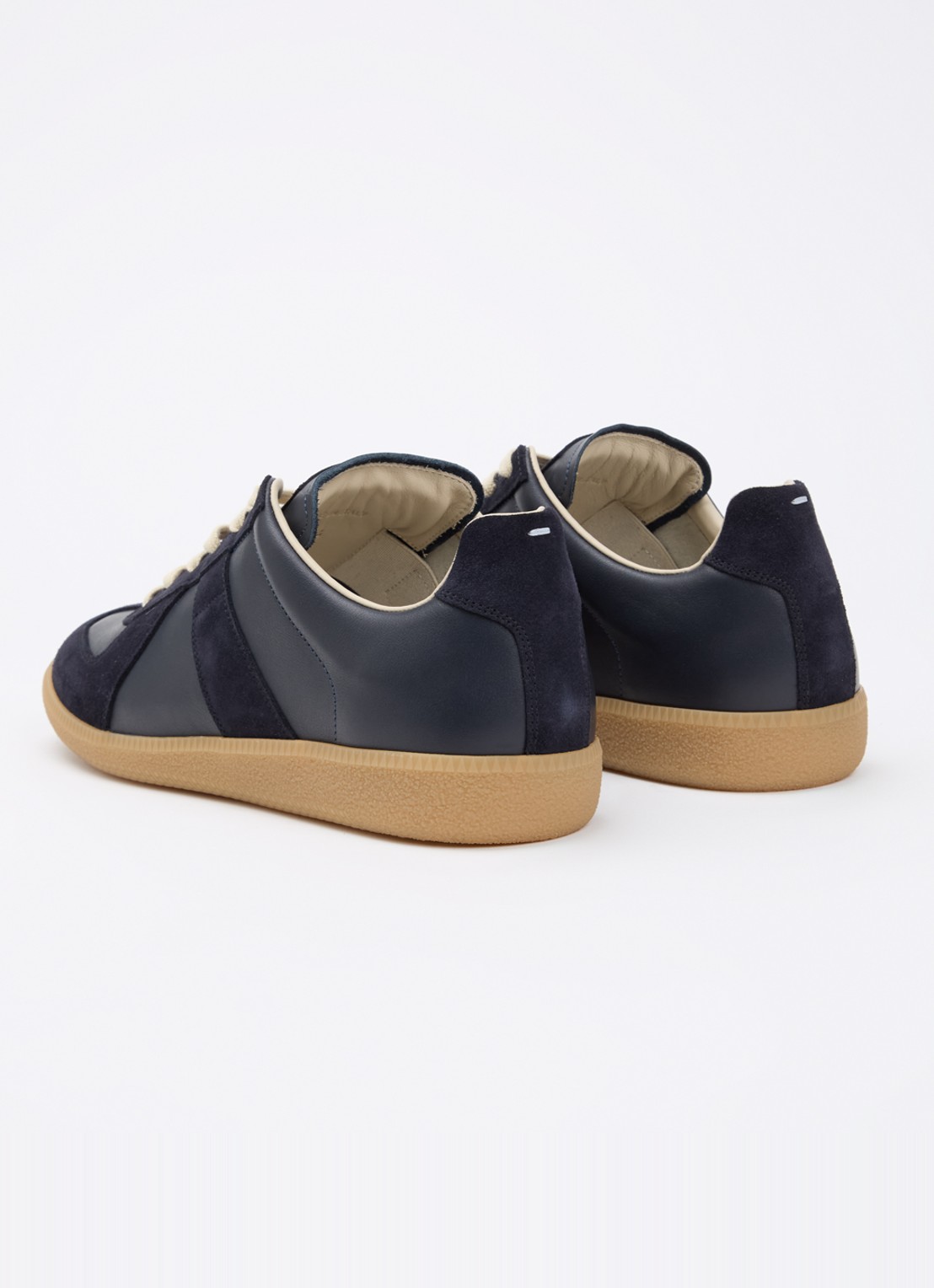 Maison Margiela Replica sneaker van kalfsleer met kalfssuède details - achterkant donkerblauw