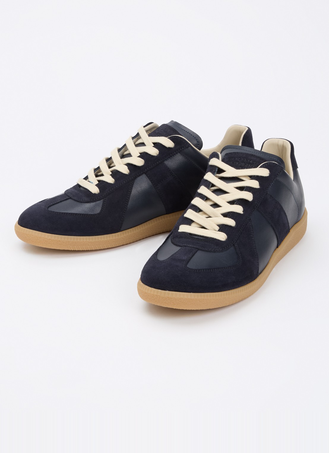 Maison Margiela Replica sneaker van kalfsleer met kalfssuède details - voorkant 3 donkerblauw