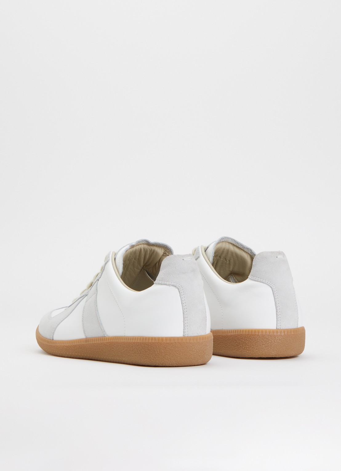 Maison Margiela Replica sneaker van kalfsleer met suède details - achterkant 2 gebroken wit