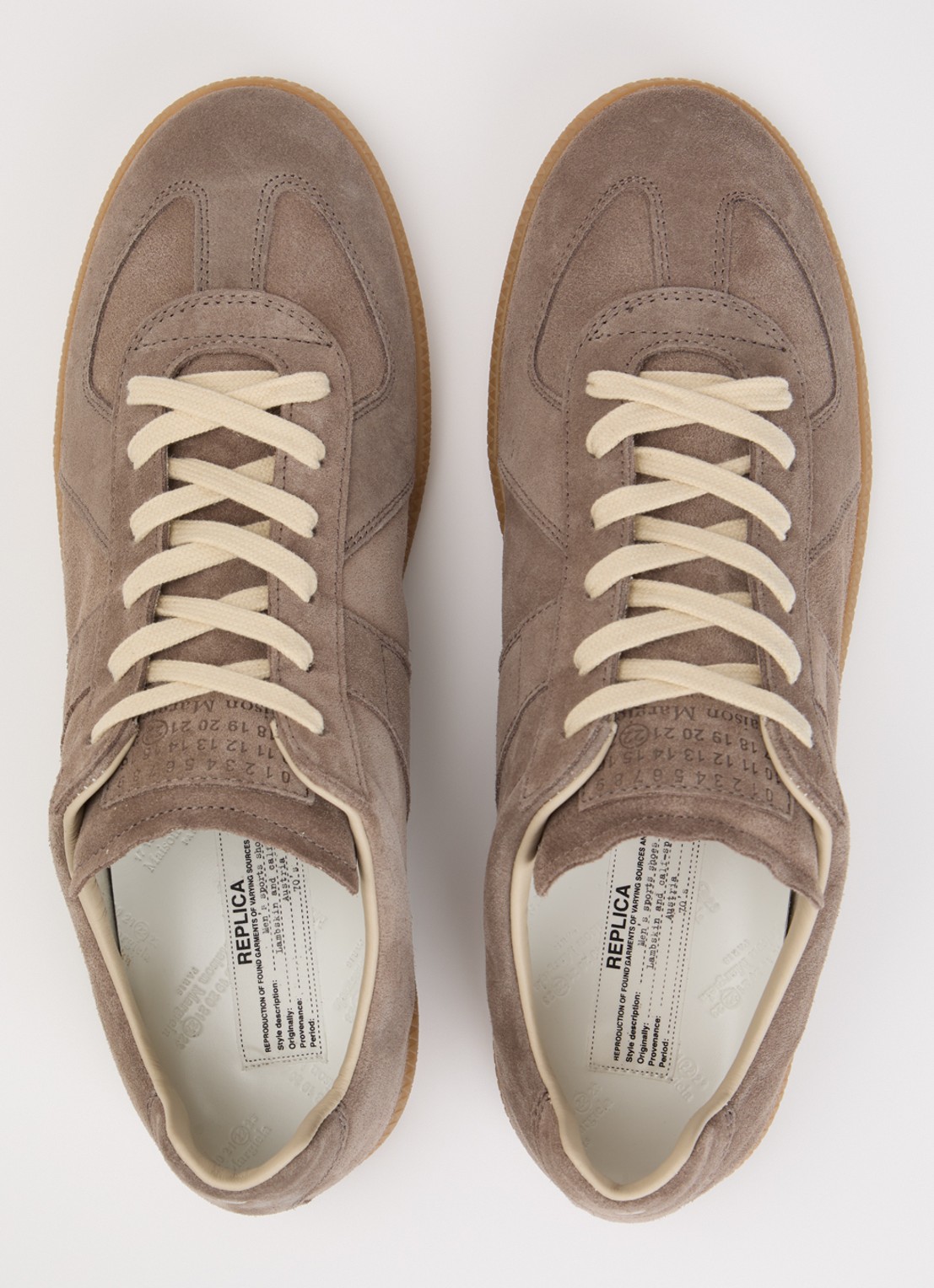 Maison Margiela Replica sneaker van kalfssuède - detail 2 taupe