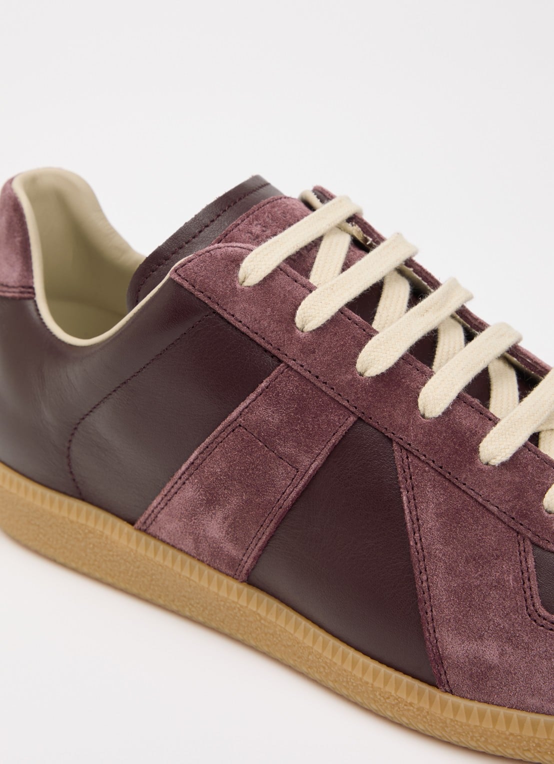 Maison Margiela Replica sneaker van lamsleer met kalfssuède details - detail 6 bordeauxrood