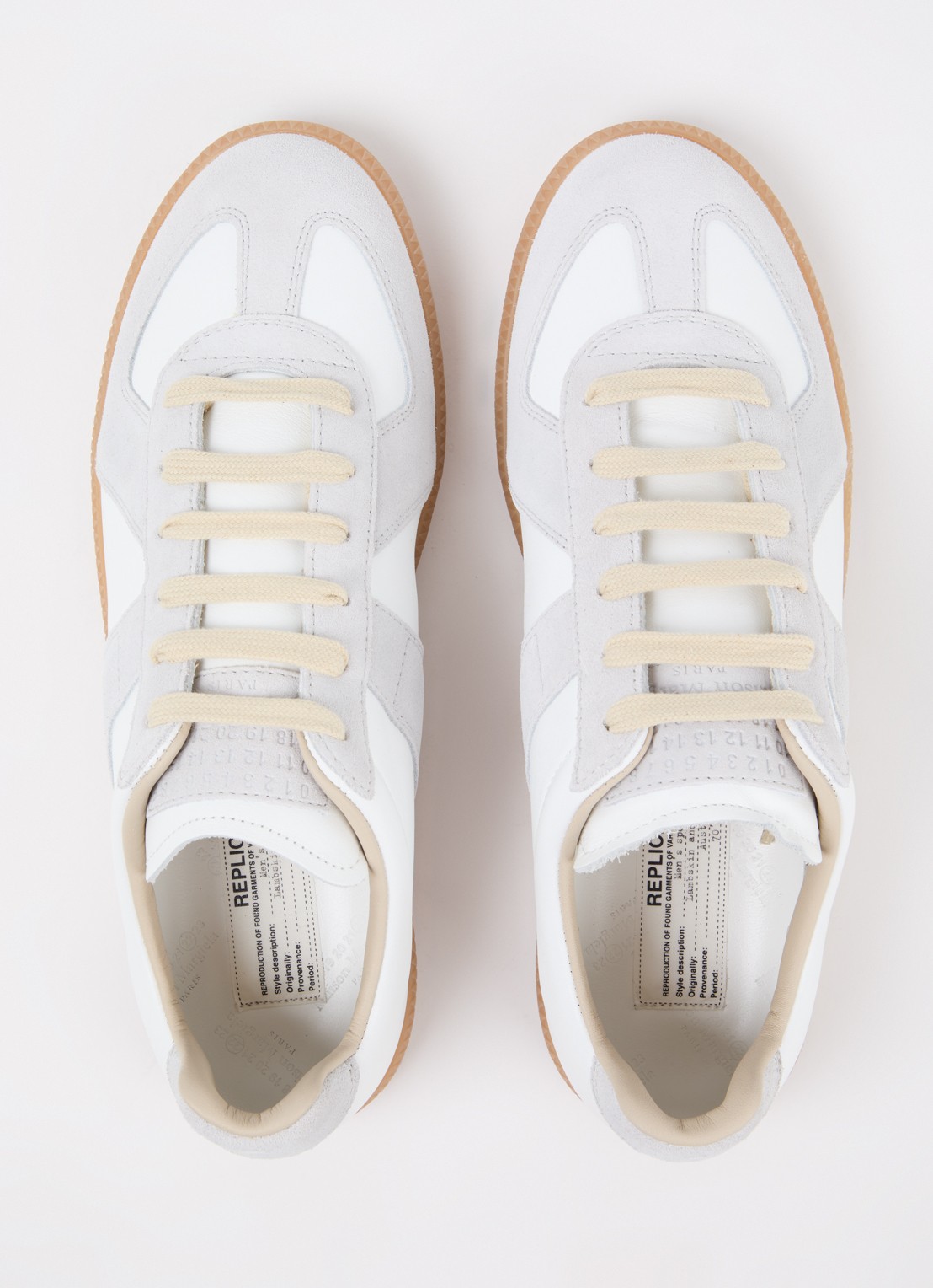 Maison Margiela Replica sneaker van lamsleer met kalfssuède details - detail 2 wit