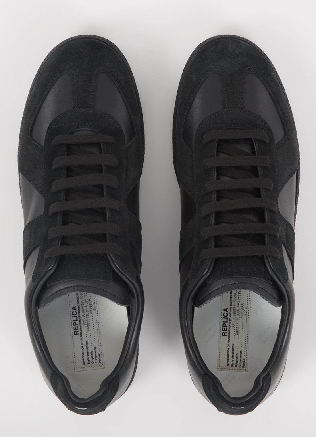 Maison Margiela Replica sneaker van lamsleer met suède details - detail 2 zwart