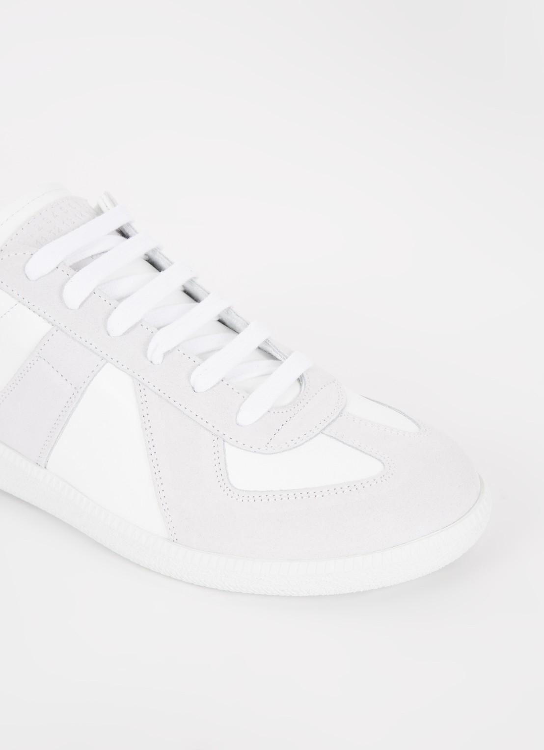 Maison Margiela Replica sneaker van lamsleer met suède details - detail 7 wit