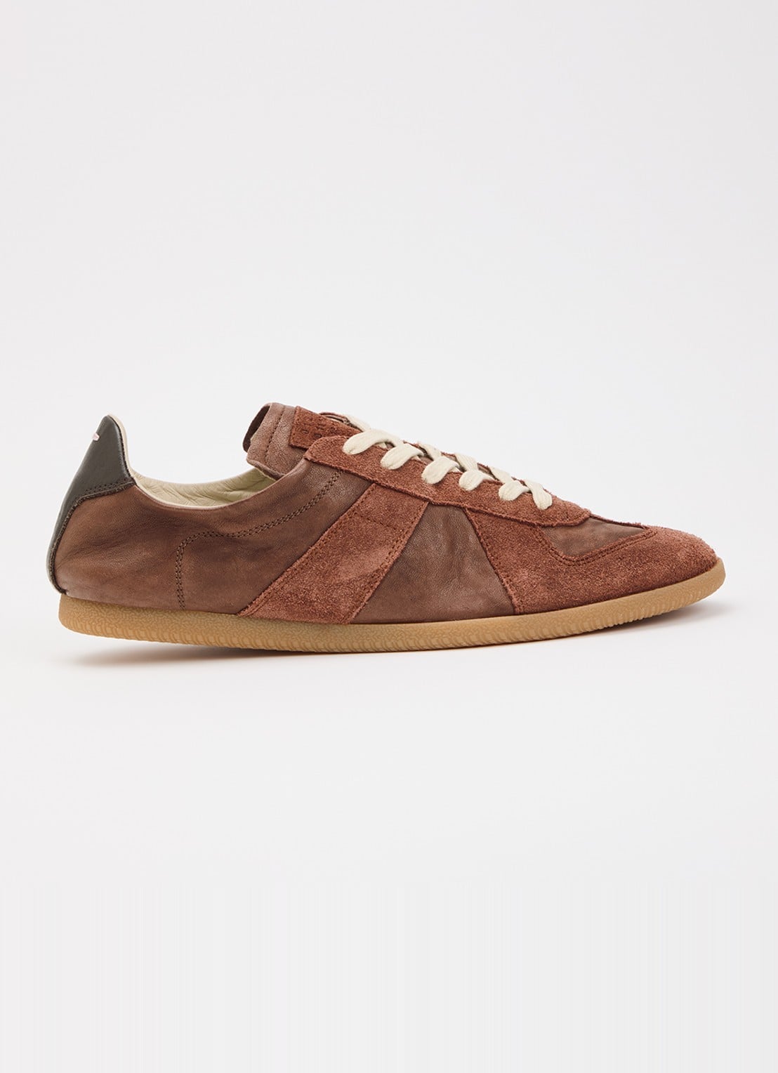 Maison Margiela Replica Soft sneaker van leer met suède details - voorkant bruin
